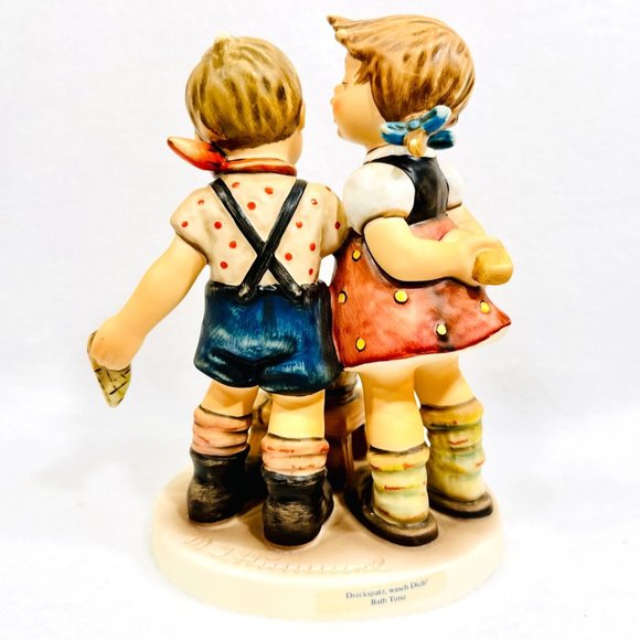 Goebel Hummel #412 "Bath Time" TMK6 (1990) - Picture 7 of 14